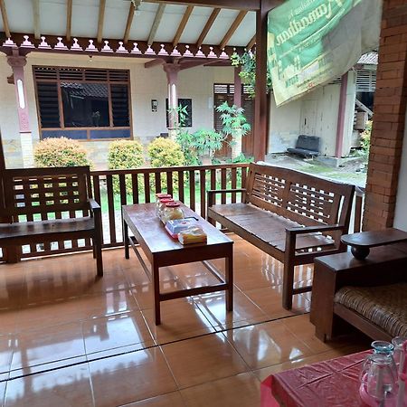 Romadhoni Homestay มาเกอลัง ภายนอก รูปภาพ
